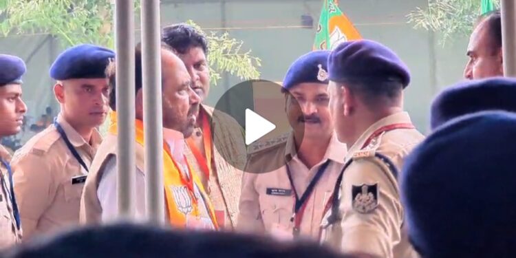 मंत्री गोपाल भार्गव को सुरक्षाकर्मियों ने रोका, नाराज होकर बाहर निकले, कहा- मुख्यमंत्री से करूँगा शिकायत