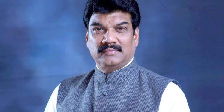 सुरखी विधानसभा के भाजपा प्रत्याशी राजस्व एवं परिवहन मंत्री गोविंद सिंह पर दर्ज हुई एफआईआर, पोलिंग जिताने पर लाखों के इनाम का दे रहे प्रलोभन, वीडियो जमकर हुआ वायरल