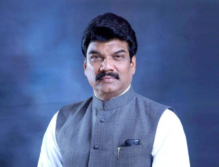 सुरखी विधानसभा के भाजपा प्रत्याशी राजस्व एवं परिवहन मंत्री गोविंद सिंह पर दर्ज हुई एफआईआर, पोलिंग जिताने पर लाखों के इनाम का दे रहे प्रलोभन, वीडियो जमकर हुआ वायरल