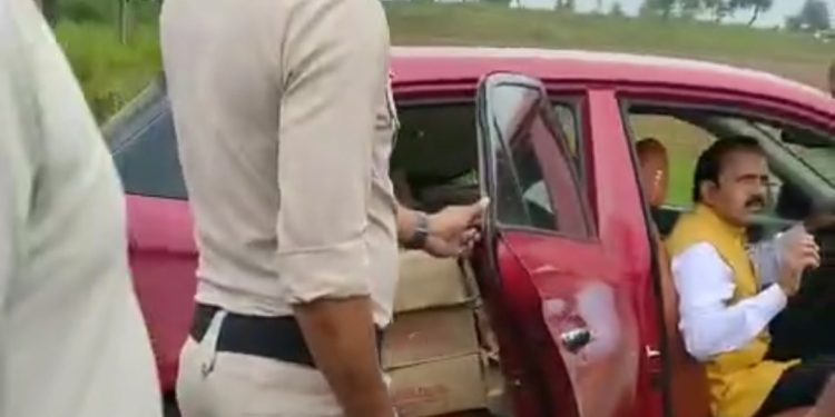 पत्रकार नाम की भद क्यों पिट रही है?