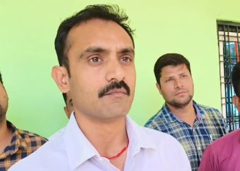 लकड़ी परमिशन के बदले घूस: रेंजर और क्लर्क 50 हजार लेते रंगे हाथ ट्रैप