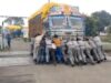 ट्रेन आने से पहले QRF जवानों ने धक्का देकर हटाया लोडेड ट्रक, टली बड़ी रेल दुर्घटना